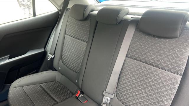 Kia Rio image 5