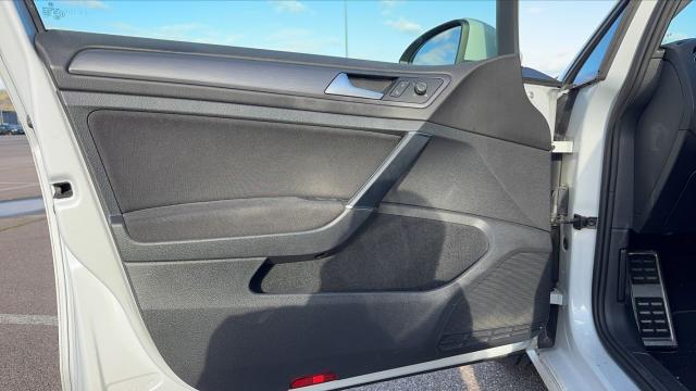 Volkswagen Golf image 2