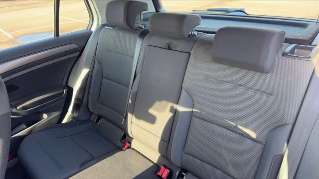 Volkswagen Golf image 1