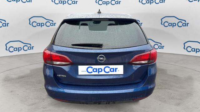 Opel Astra Sports Tourer image 3