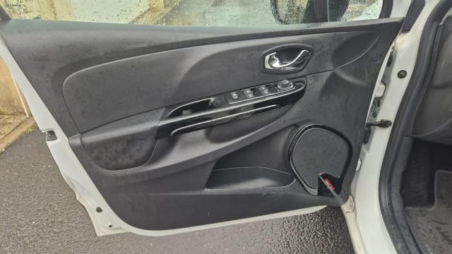 Renault Clio image 9