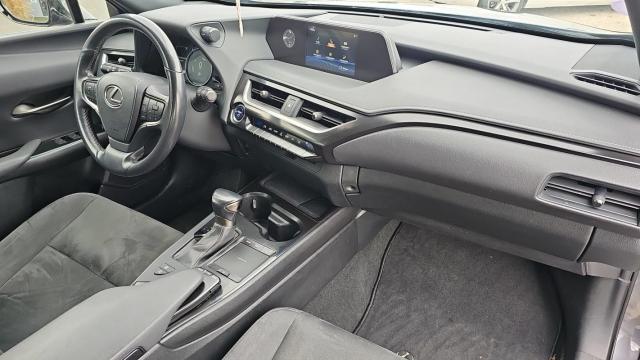 Lexus Ux image 8