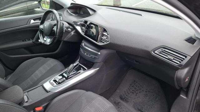 Peugeot 308 image 9
