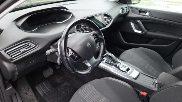 Peugeot 308 image 1