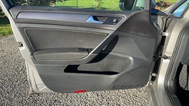 Volkswagen Golf image 2