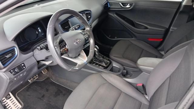 Hyundai Ioniq image 2
