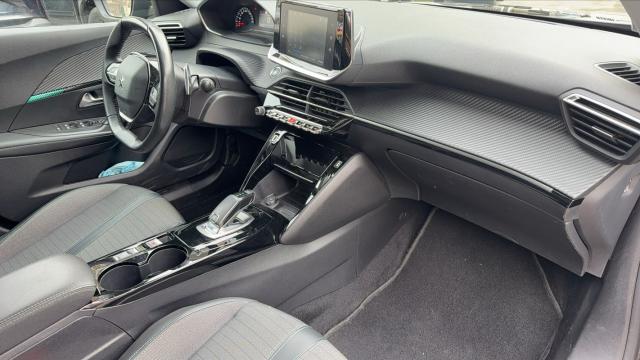 Peugeot 2008 image 3