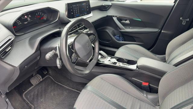 Peugeot 2008 image 8