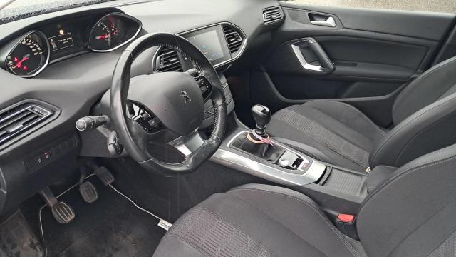 Peugeot 308 image 2