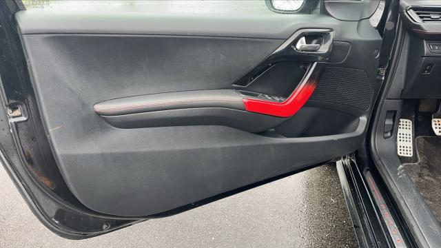 Peugeot 208 image 6