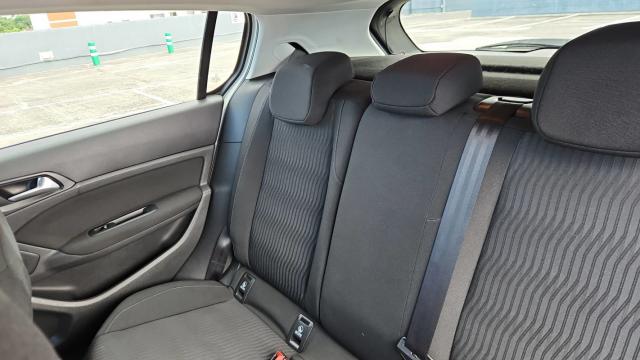 Peugeot 308 image 9