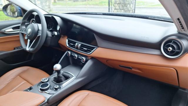 Alfa Romeo Giulia image 6