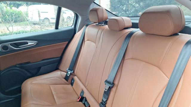 Alfa Romeo Giulia image 4