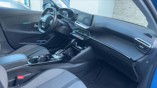 Peugeot 208 image 8