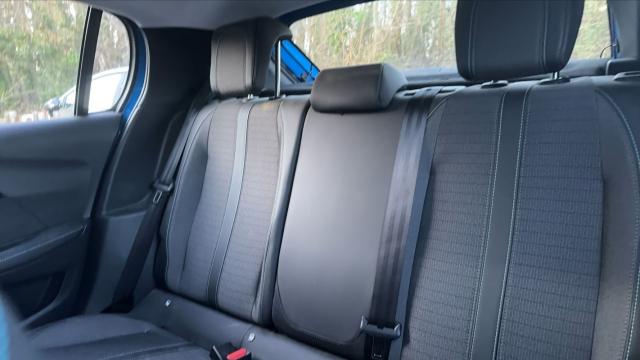 Peugeot 208 image 9