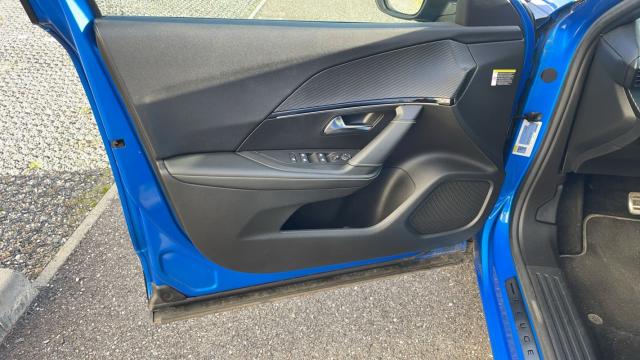 Peugeot 2008 image 6