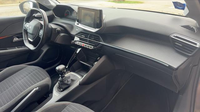 Peugeot 208 image 4