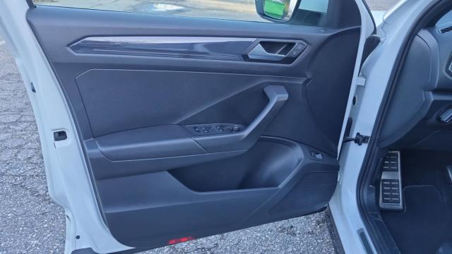 Volkswagen T-Roc image 5