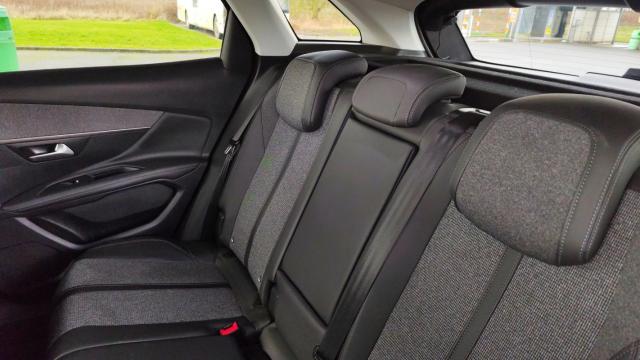 Peugeot 3008 image 2
