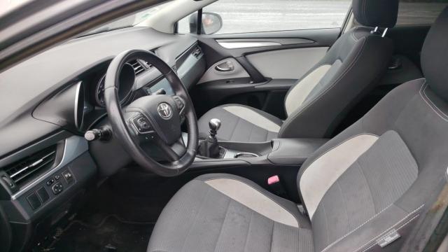 Toyota Avensis image 4