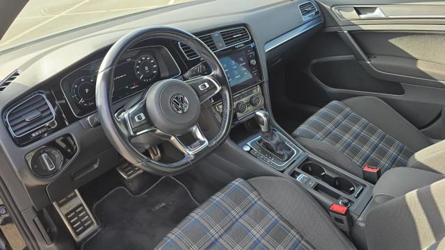 Volkswagen Golf image 2