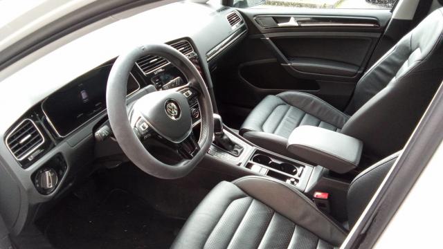 Volkswagen Golf image 2