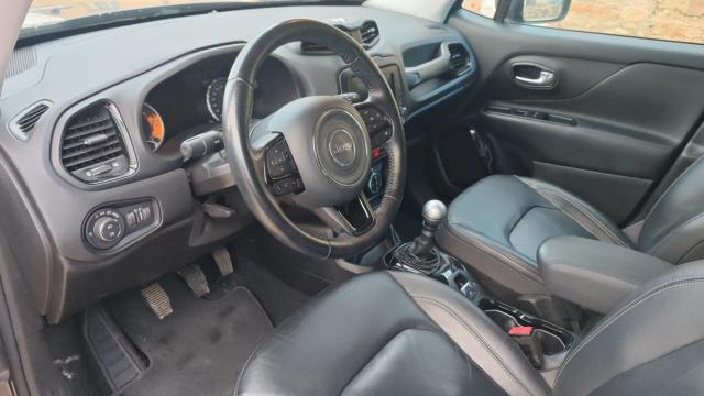 Jeep Renegade image 5