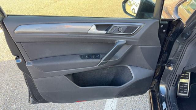 Volkswagen Golf Sportsvan image 9