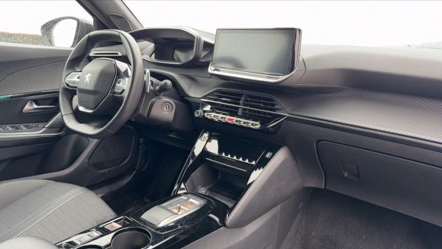 Peugeot 2008 image 8