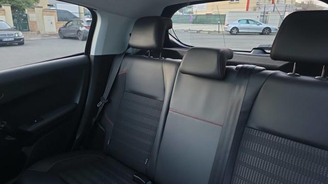 Peugeot 208 image 9