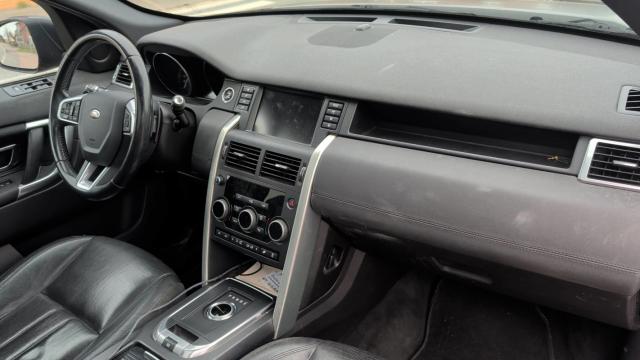 Land Rover Discovery Sport image 2