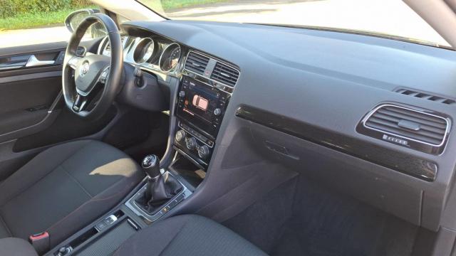 Volkswagen Golf image 8