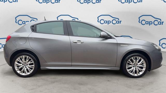 Alfa Romeo Giulietta image 5