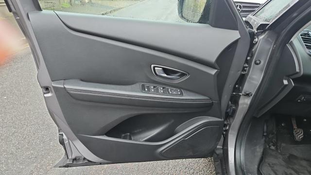 Renault Scénic image 9