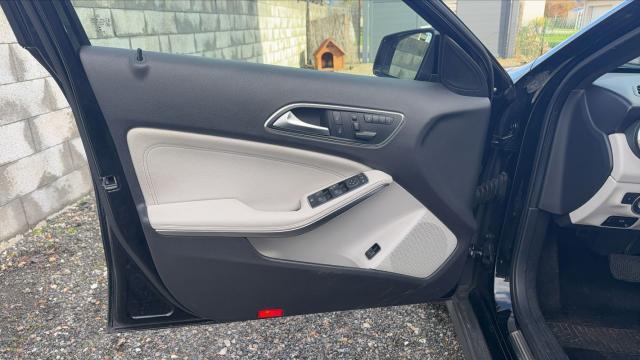 Mercedes Benz Gla image 8