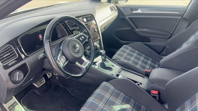 Volkswagen Golf image 9