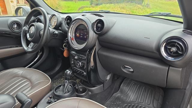 Mini Countryman image 2