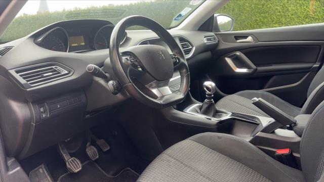 Peugeot 308 image 2