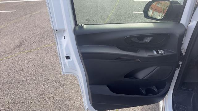 Mercedes Benz Vito Mixto image 1