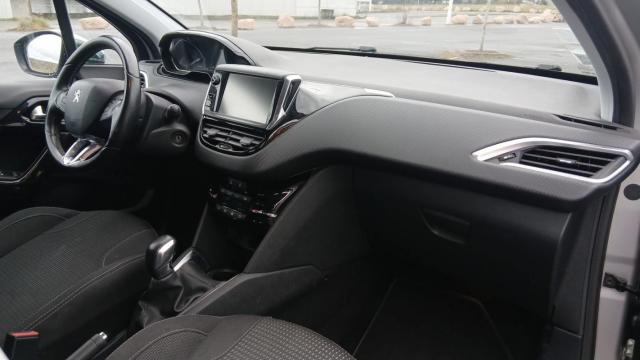 Peugeot 208 image 5