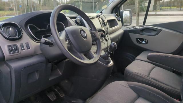 Renault Trafic image 1