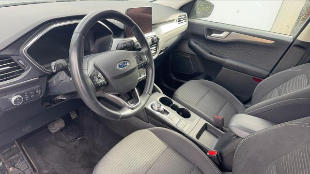 Ford Kuga image 1