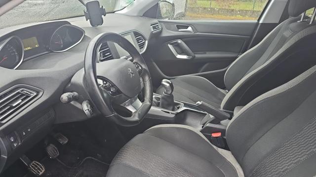 Peugeot 308 image 8