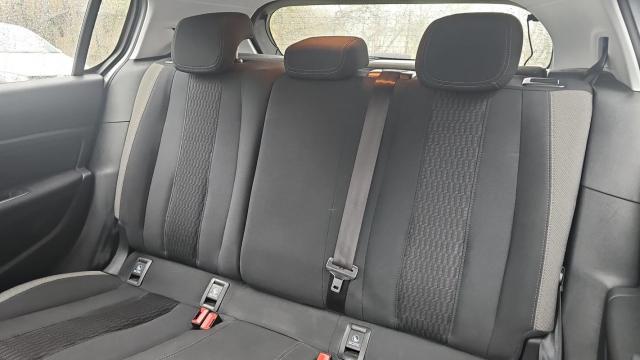 Peugeot 308 image 6
