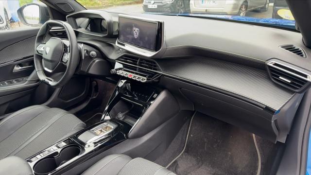 Peugeot 2008 image 6