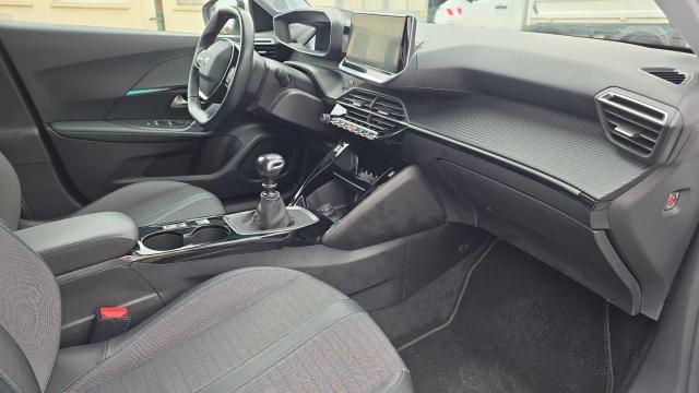 Peugeot 2008 image 3