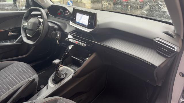 Peugeot 2008 image 3