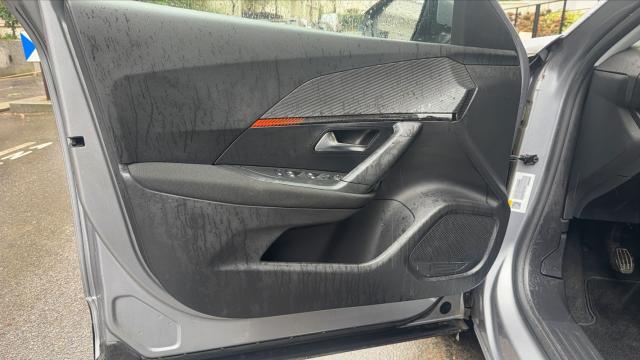 Peugeot 2008 image 6