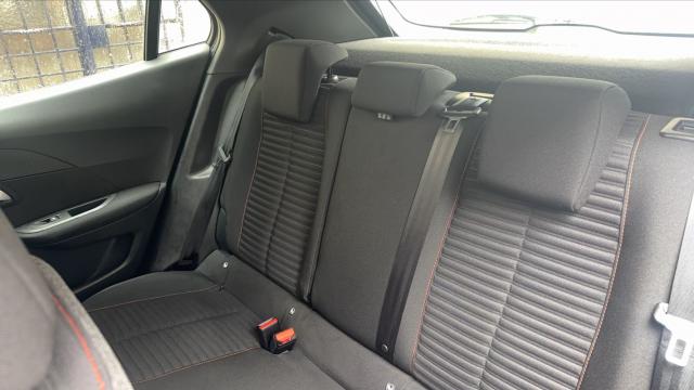 Peugeot 2008 image 1