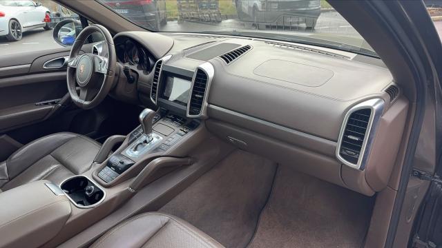 Porsche Cayenne image 2